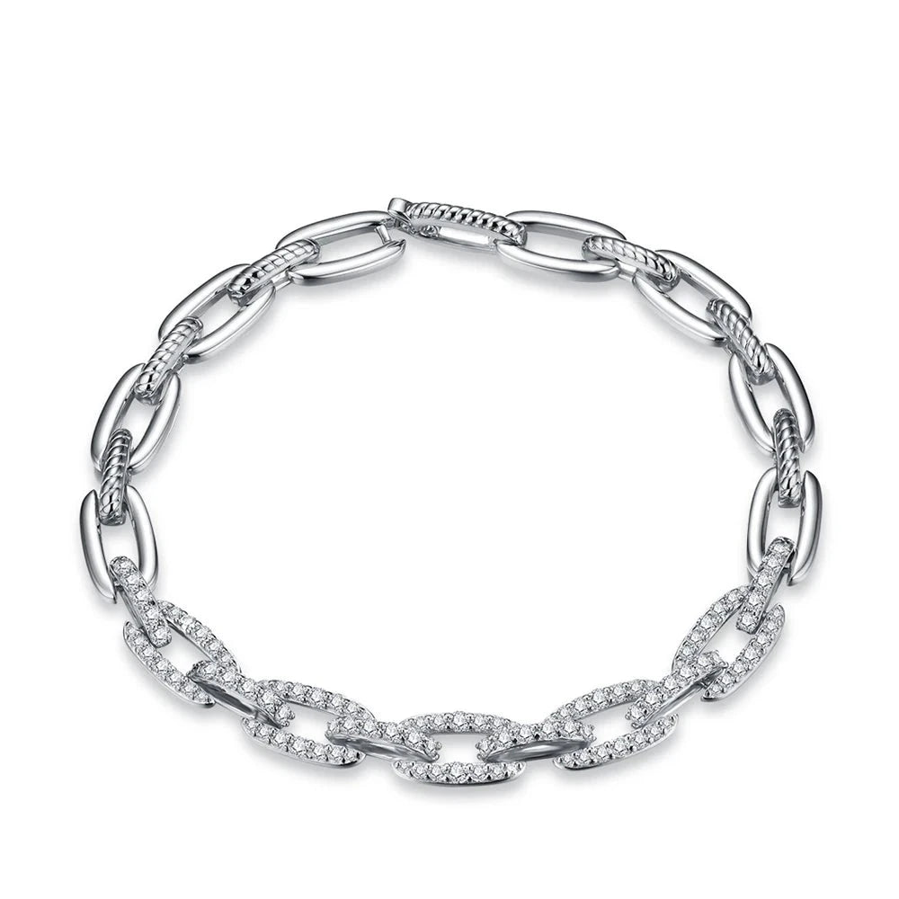 Silver bracelet with moissanites