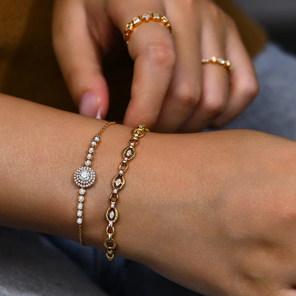 sophisticated moissanite bracelet for women, designed for elegance and everyday wear.