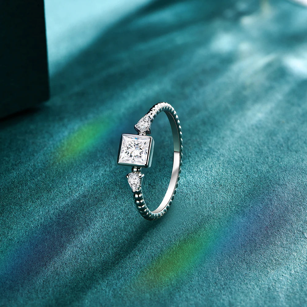 Flora Thompson Moissanite Ring - 1 Carat - Oxford Jewellery™