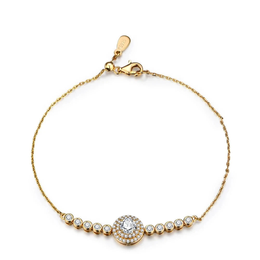 Minimalist bracelet featuring lab created diamonds
